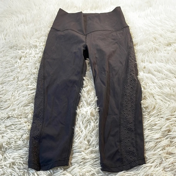 Lululemon Ornate Crop (17") - 4 - Picture 4 of 8